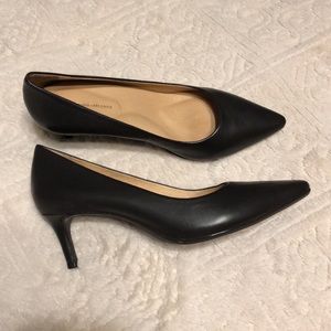 Leather pumps